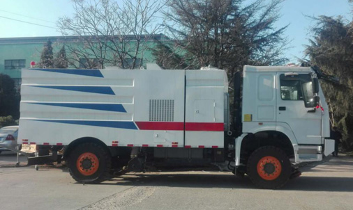 APM Cleaning Vehicle